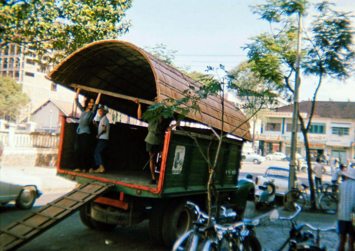 Loat anh cuc doc ve duong pho Sai Gon nam 1965 (1)-Hinh-19