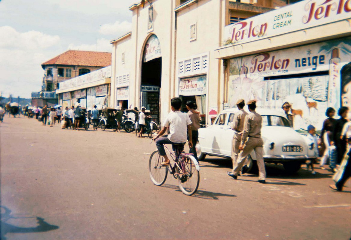 Loat anh cuc doc ve duong pho Sai Gon nam 1965 (1)-Hinh-8