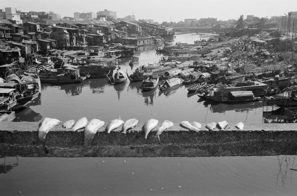 Anh kho quen ve Sai Gon nam 1990 cua John Vink (2)-Hinh-11