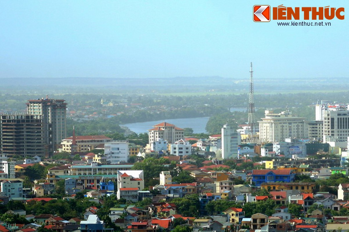 Lang ngam phong canh xu Hue tu dinh nui Ngu-Hinh-3