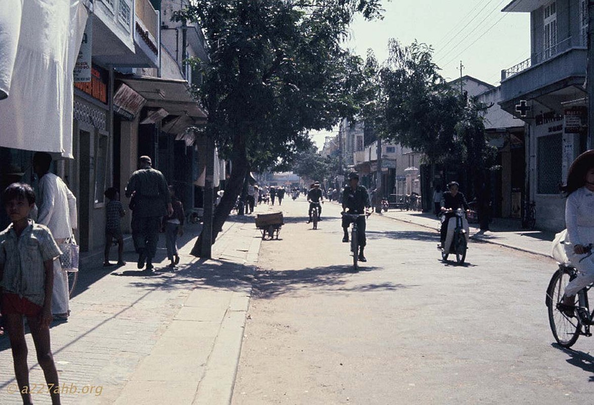 Anh doi thuong thu vi ve Phan Thiet 1967 cua Bob Kelly (1)-Hinh-17