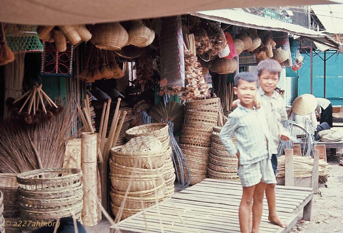 Anh doi thuong thu vi ve Phan Thiet 1967 cua Bob Kelly (2)-Hinh-9