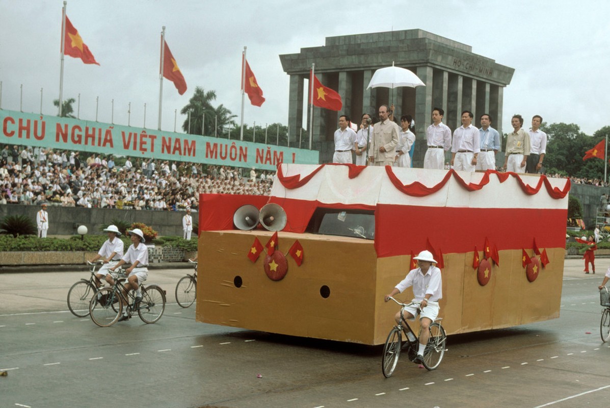 Anh cuc chat ve Ha Noi nam 1994-1995 cua Bruno Barbey (2)-Hinh-2