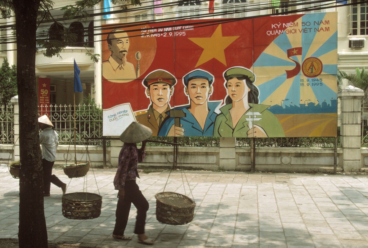 Anh cuc chat ve Ha Noi nam 1994-1995 cua Bruno Barbey (2)-Hinh-5