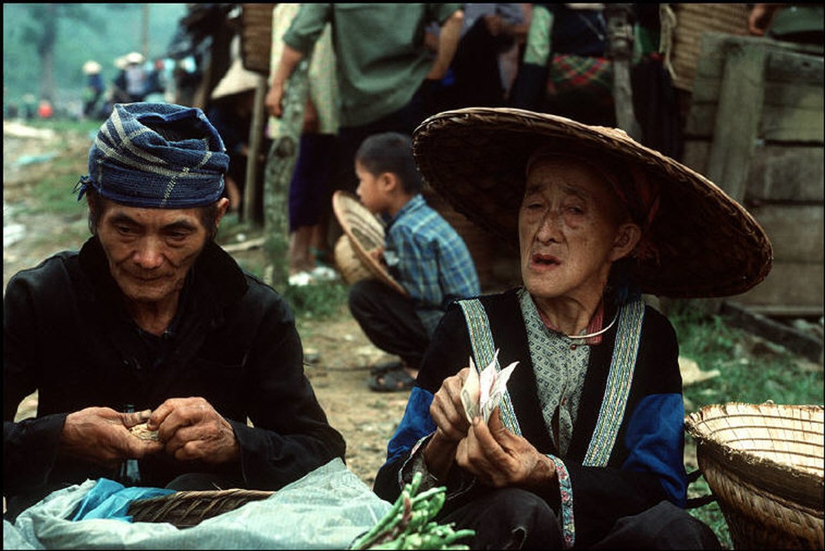 Anh doc ve sac mau cuoc song o Cao Bang nam 1994-1995 (2)-Hinh-14