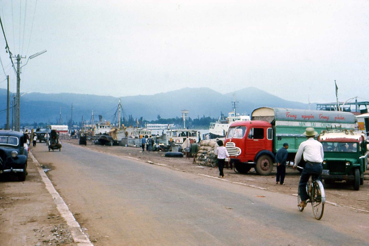 Anh mau net cang ve Da Nang nam 1966 (1)