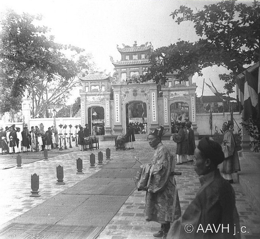 Anh doc ve le tuong niem vua Gia Long nam 1926-Hinh-3