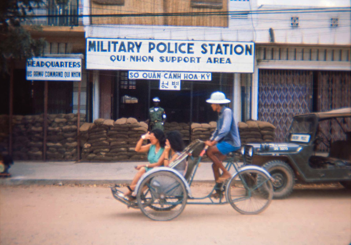 Anh dep ve Quy Nhon nam 1965 cua Tom Robinson (2)-Hinh-10