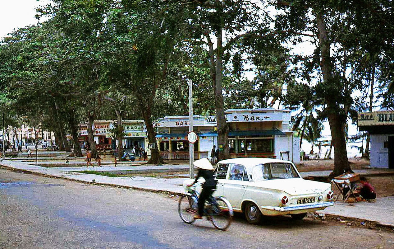 Anh doi thuong thu vi o Vung Tau nam 1967 (1)