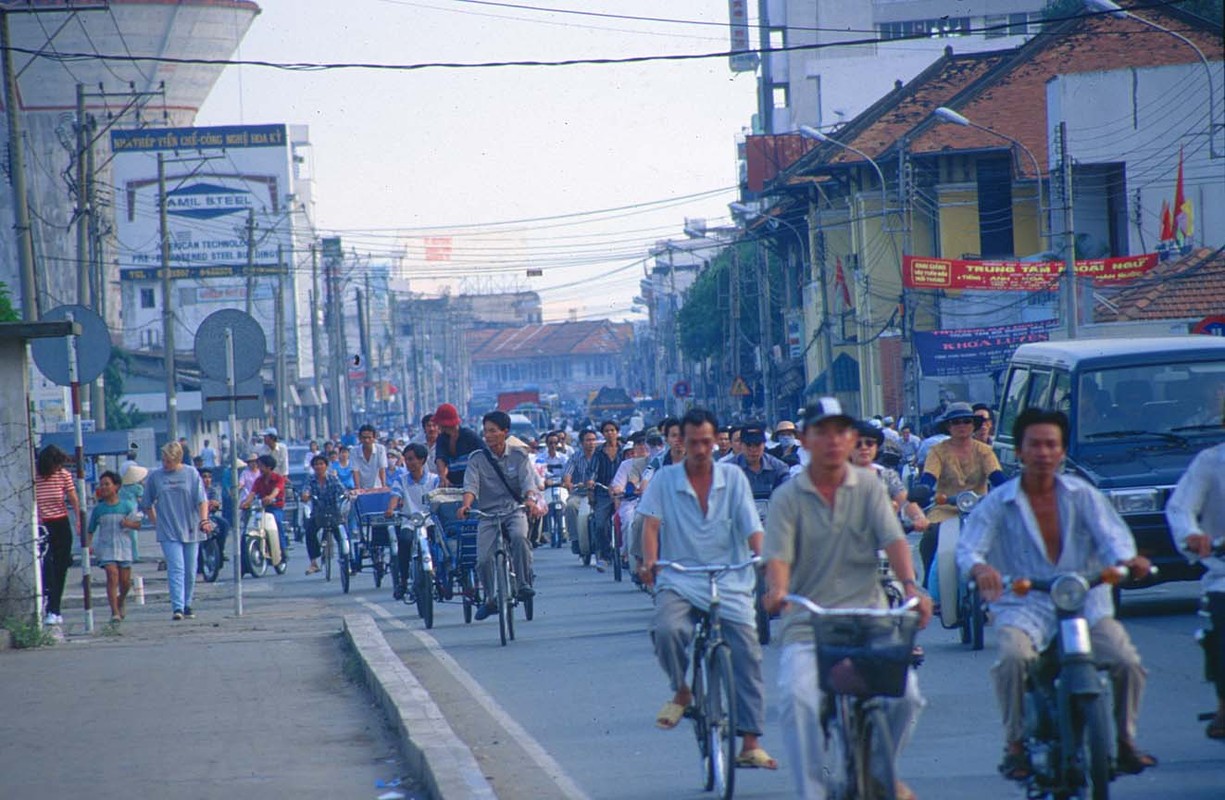 Loat anh tuyet voi ve Viet Nam cuoi thap nien 1990 (2)-Hinh-11