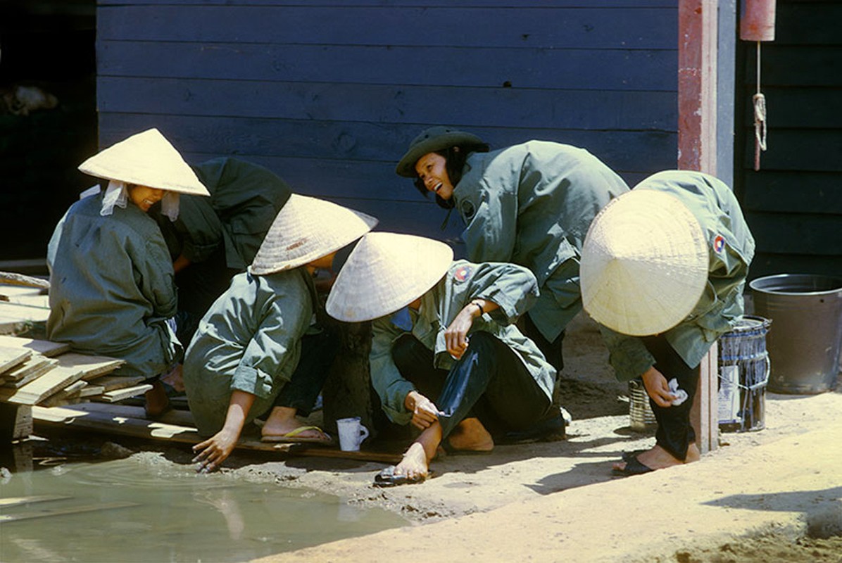 Loat anh day tuong phan ve phu nu Sai Gon truoc 1975-Hinh-6