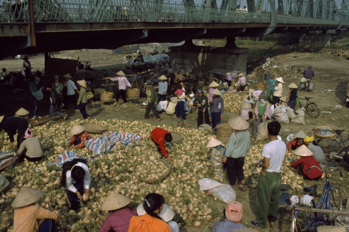 Viet Nam cuoi thap nien 1990 trong anh cua Hiroji Kubota (1)-Hinh-3