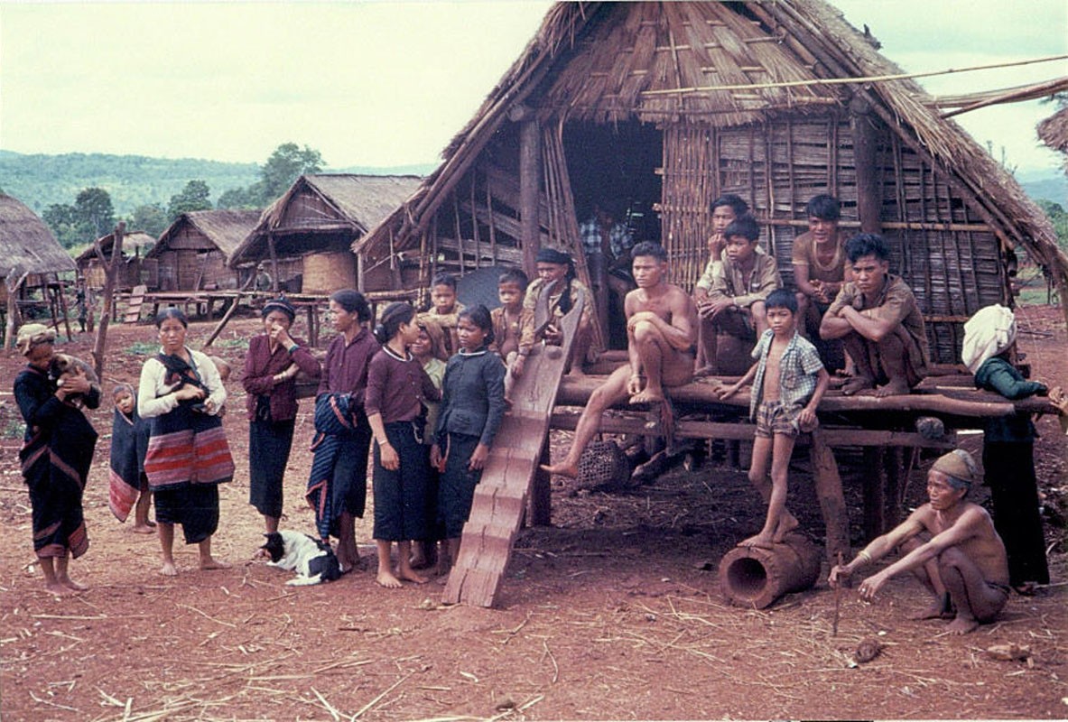 Cuoc song nguoi Tay Nguyen nam 1967 qua ong kinh linh My-Hinh-2