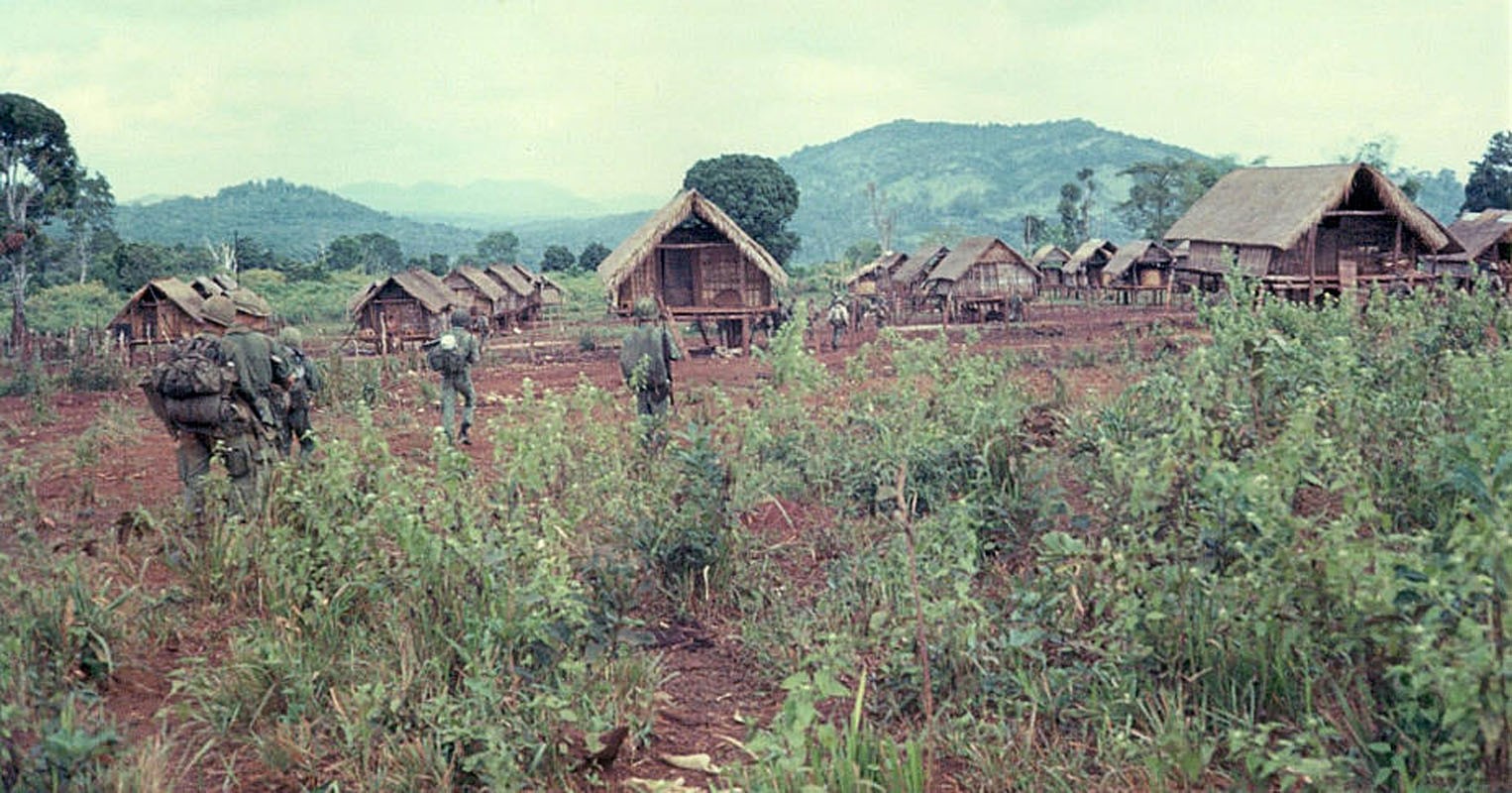 Cuoc song nguoi Tay Nguyen nam 1967 qua ong kinh linh My-Hinh-7