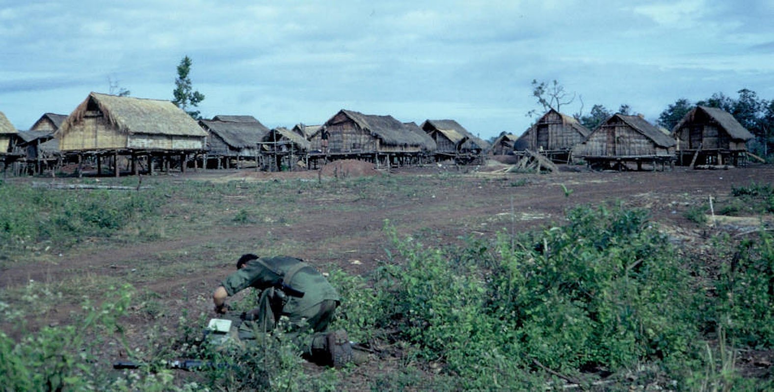 Cuoc song nguoi Tay Nguyen nam 1967 qua ong kinh linh My-Hinh-9