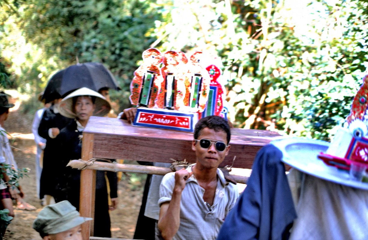 Anh doi thuong hiem co ve Hue va Quang Tri nam 1967-Hinh-10