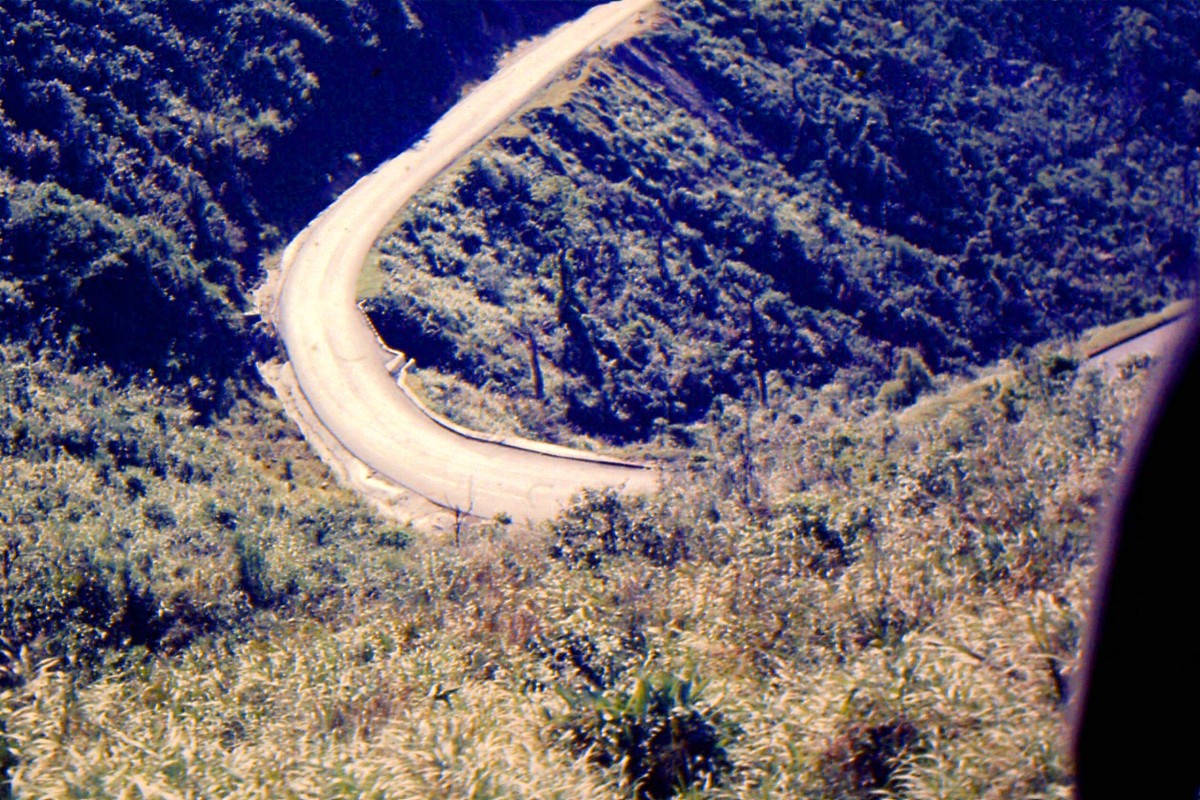 Canh sac tuyet voi tren deo Hai Van thap nien 1960-Hinh-5