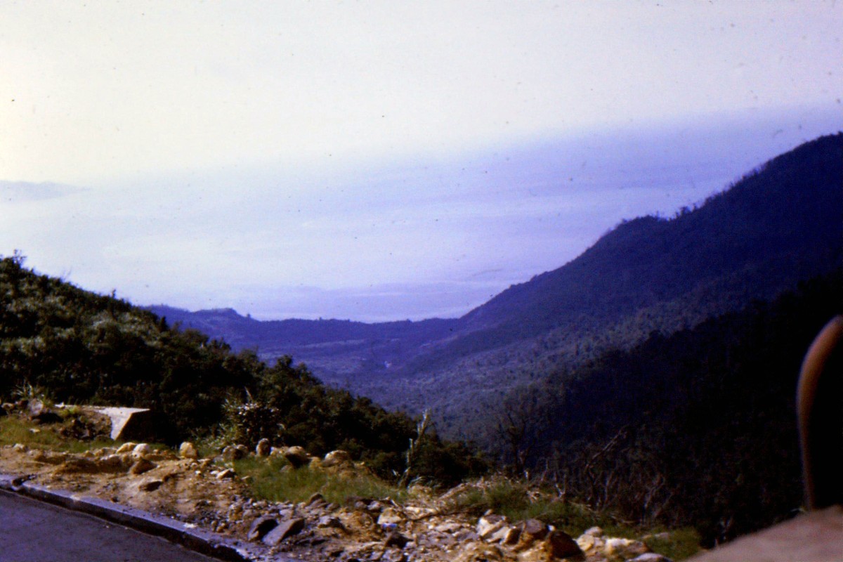 Canh sac tuyet voi tren deo Hai Van thap nien 1960-Hinh-7