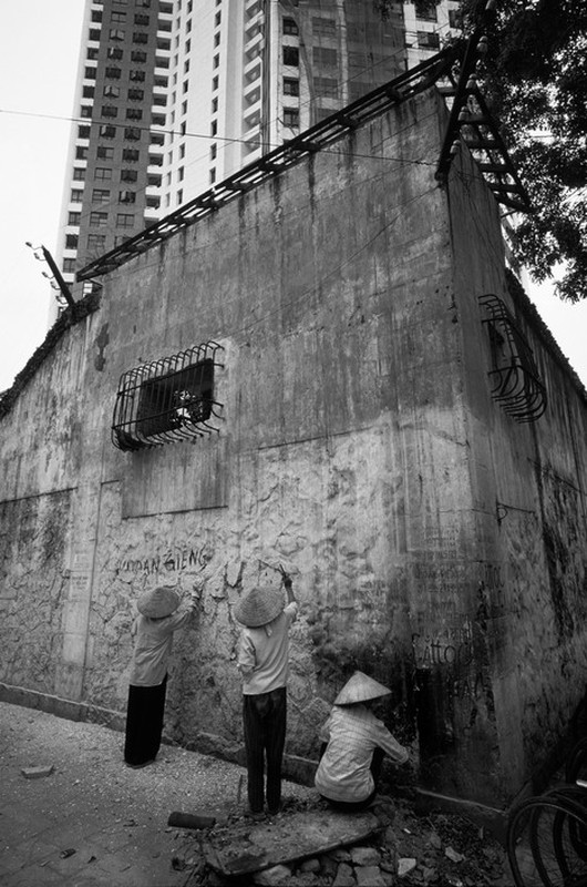 Ha Noi thap nien 1990 qua anh cua Philip Jones Griffiths (1)-Hinh-12