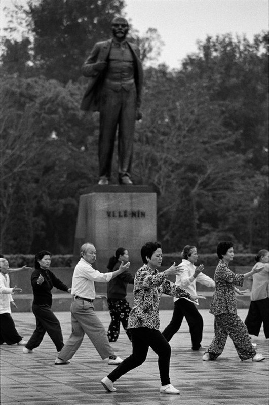 Ha Noi thap nien 1990 qua anh cua Philip Jones Griffiths (1)-Hinh-9