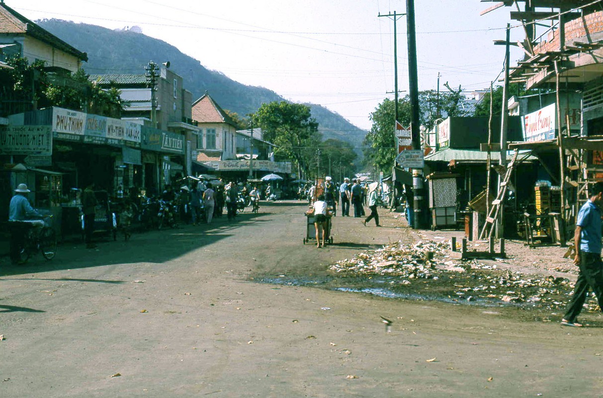 Anh: Doi thuong o Vung Tau nam 1967 qua ong kinh Tom Twitty-Hinh-12