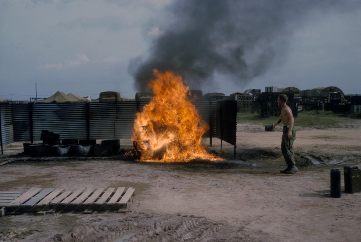 Cuoc chien tranh Viet Nam qua ong kinh Warren Welch-Hinh-8