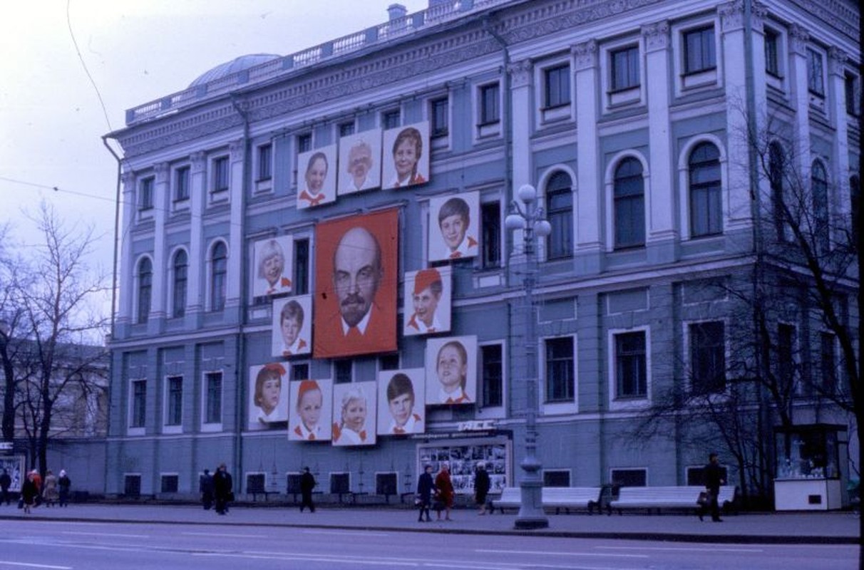 Thanh pho Leningrad nam 1976 - 1977 qua ong kinh nguoi My (1)-Hinh-12