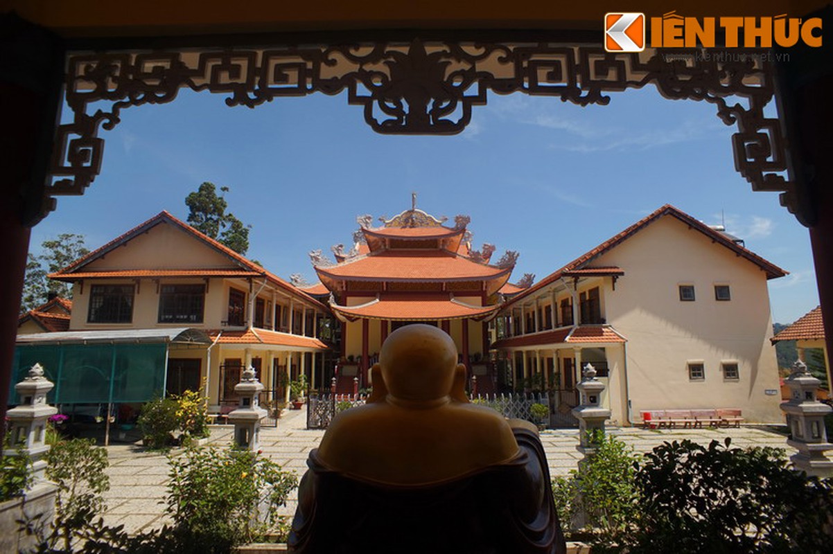 Dieu lam du khach quen loi ve o chua Linh Phong Da Lat-Hinh-9