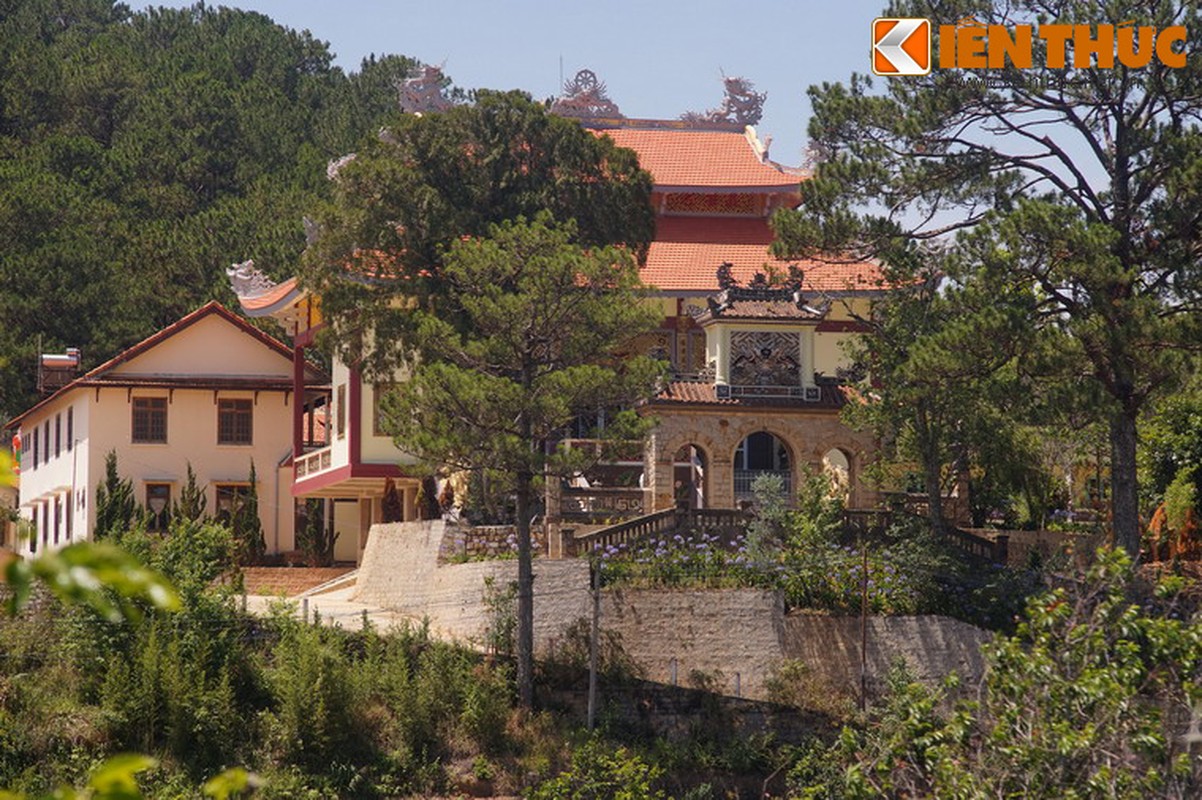 Dieu lam du khach quen loi ve o chua Linh Phong Da Lat