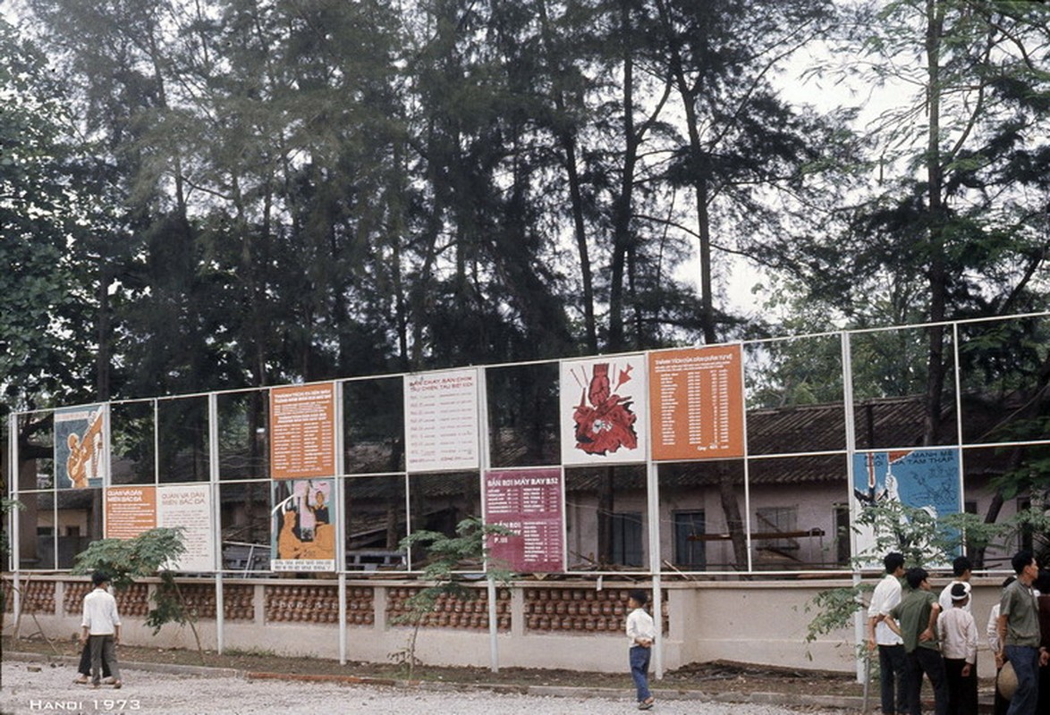 Loat anh dac biet tai trien lam xac may bay My o Ha Noi nam 1973-Hinh-7