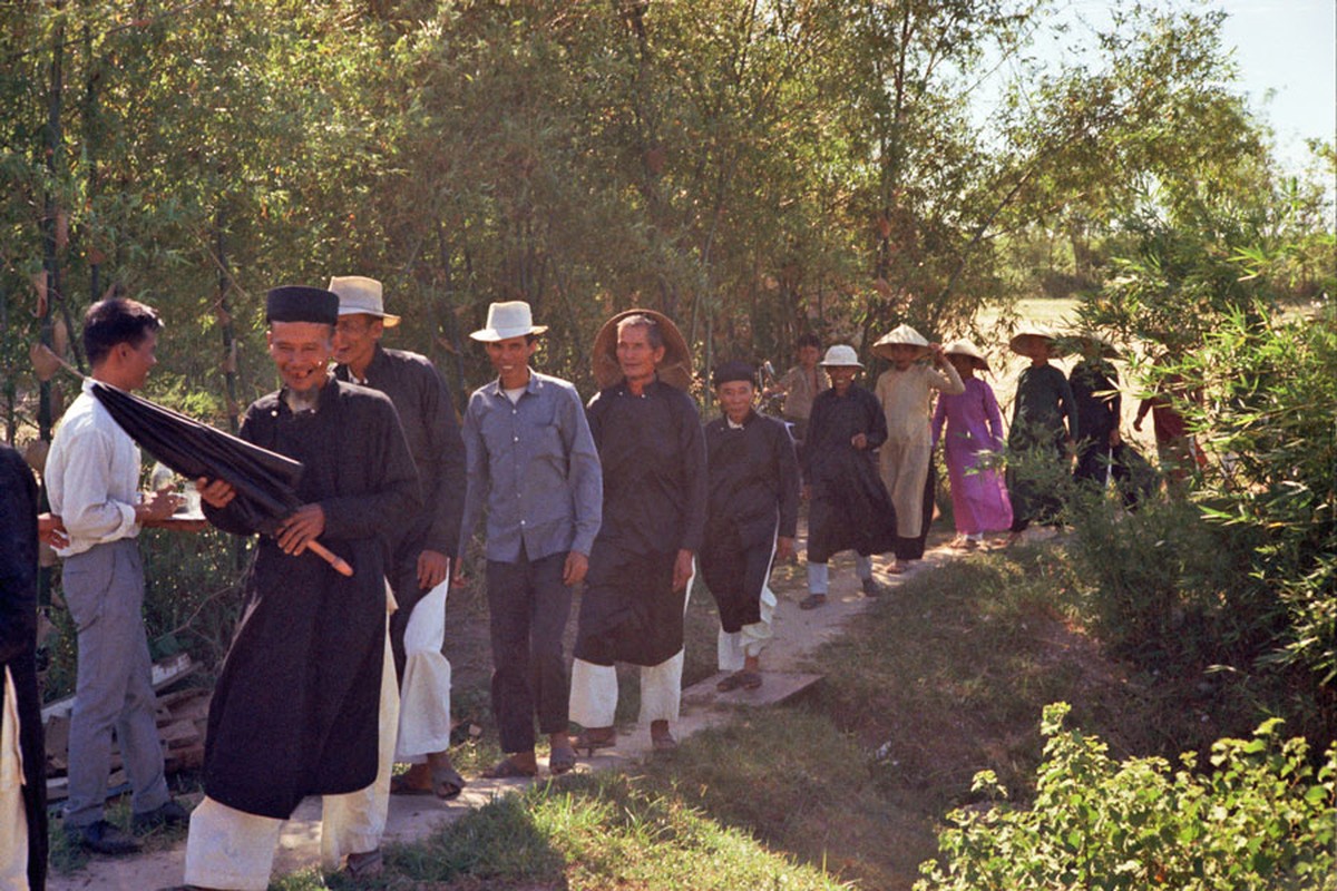 Loat hinh cuc doc ve dam cuoi o Quang Tri nam 1969-Hinh-2