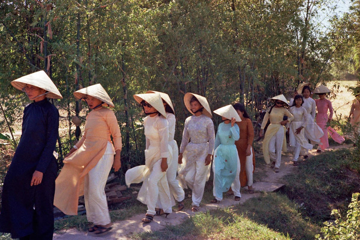 Loat hinh cuc doc ve dam cuoi o Quang Tri nam 1969-Hinh-6