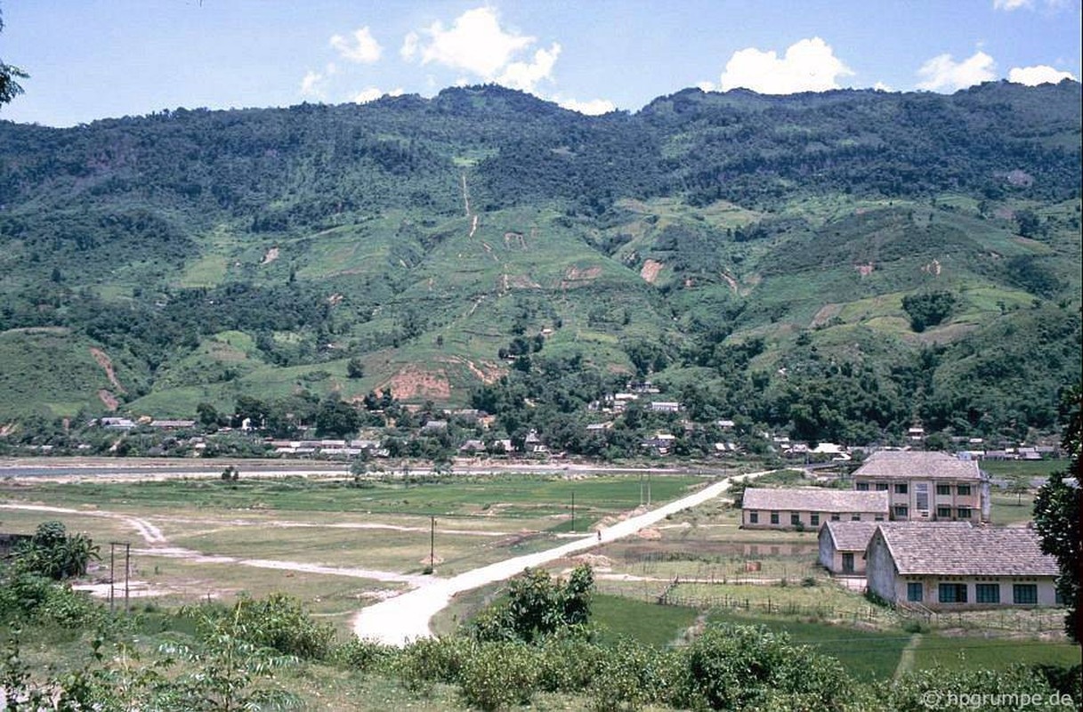 Lang ngam khung canh ky vi o Tay Bac nam 1992-Hinh-11