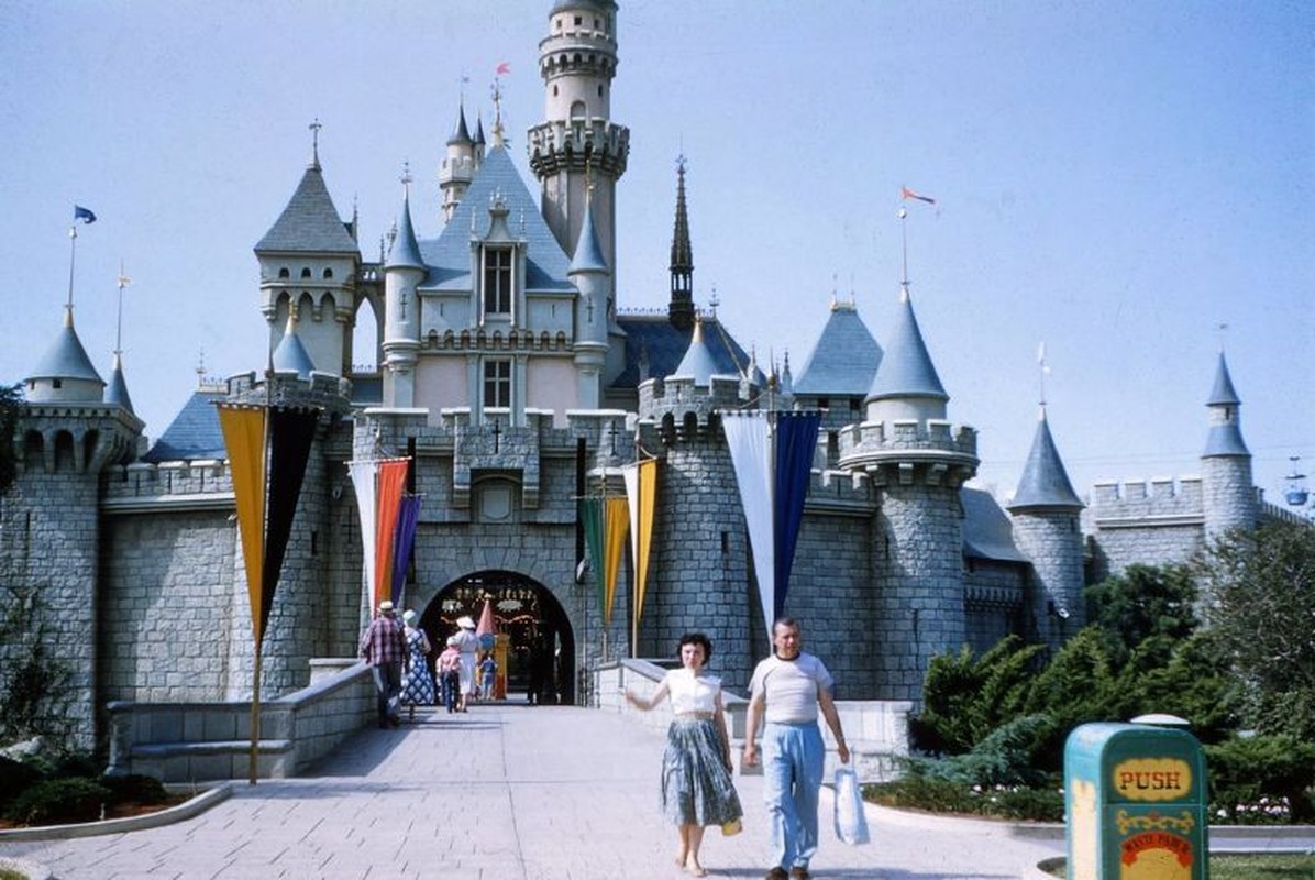 Cong vien Disneyland noi tieng thap nien 1950 trong nhu the nao?​-Hinh-2
