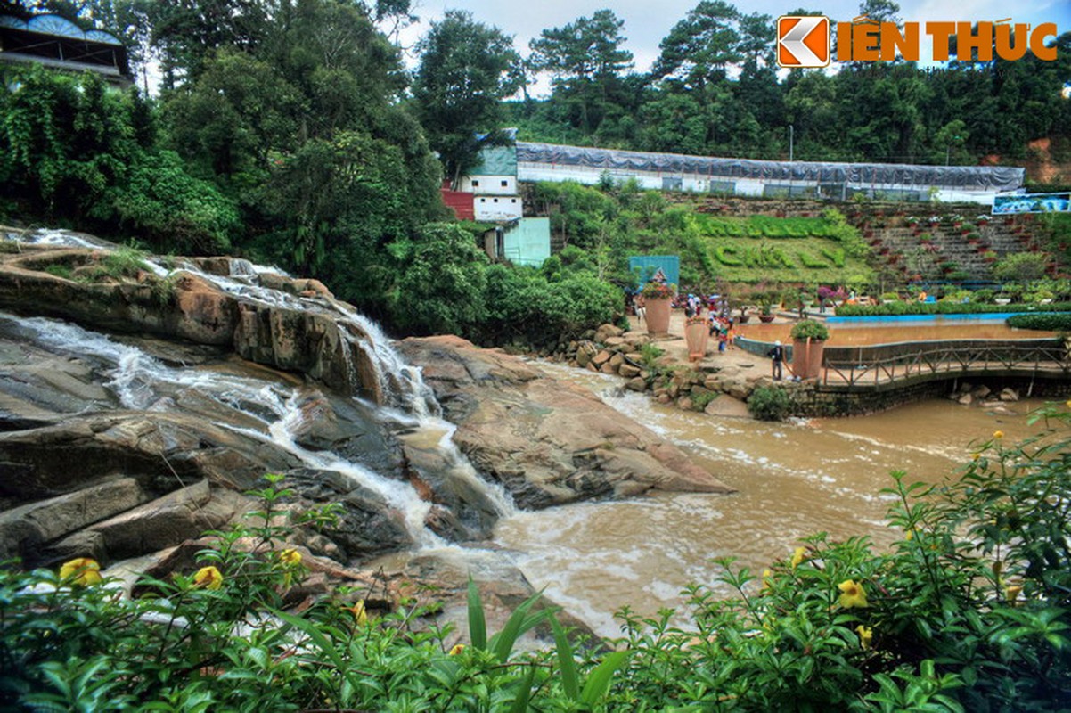 Thang canh canh noi xay ra “tham hoa” rac thai Da Lat-Hinh-7