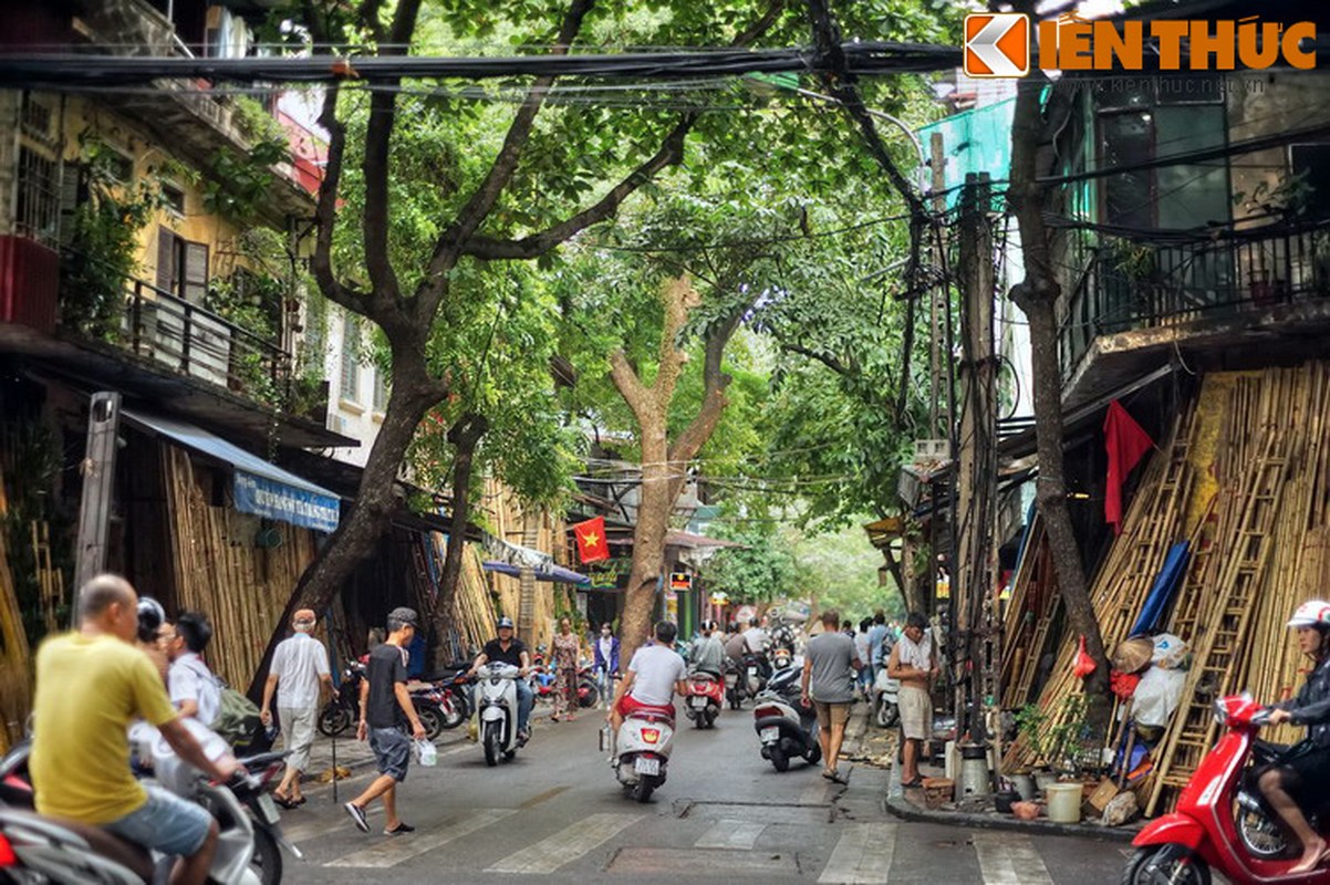 Canh tuong choang ngop o con pho doc nhat vo nhi Ha Noi-Hinh-3