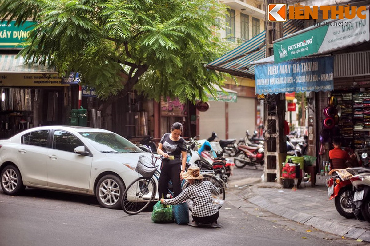 Tiet lo “soc” ve con pho ngheo kho nhat Ha Noi xua-Hinh-4