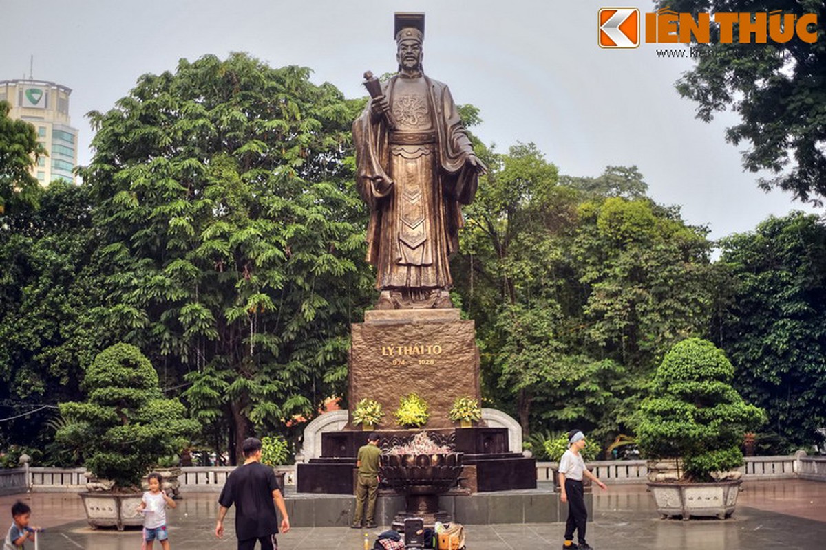 Loat tuong dai phai ghe tham o “trai tim” thu do Ha Noi-Hinh-3