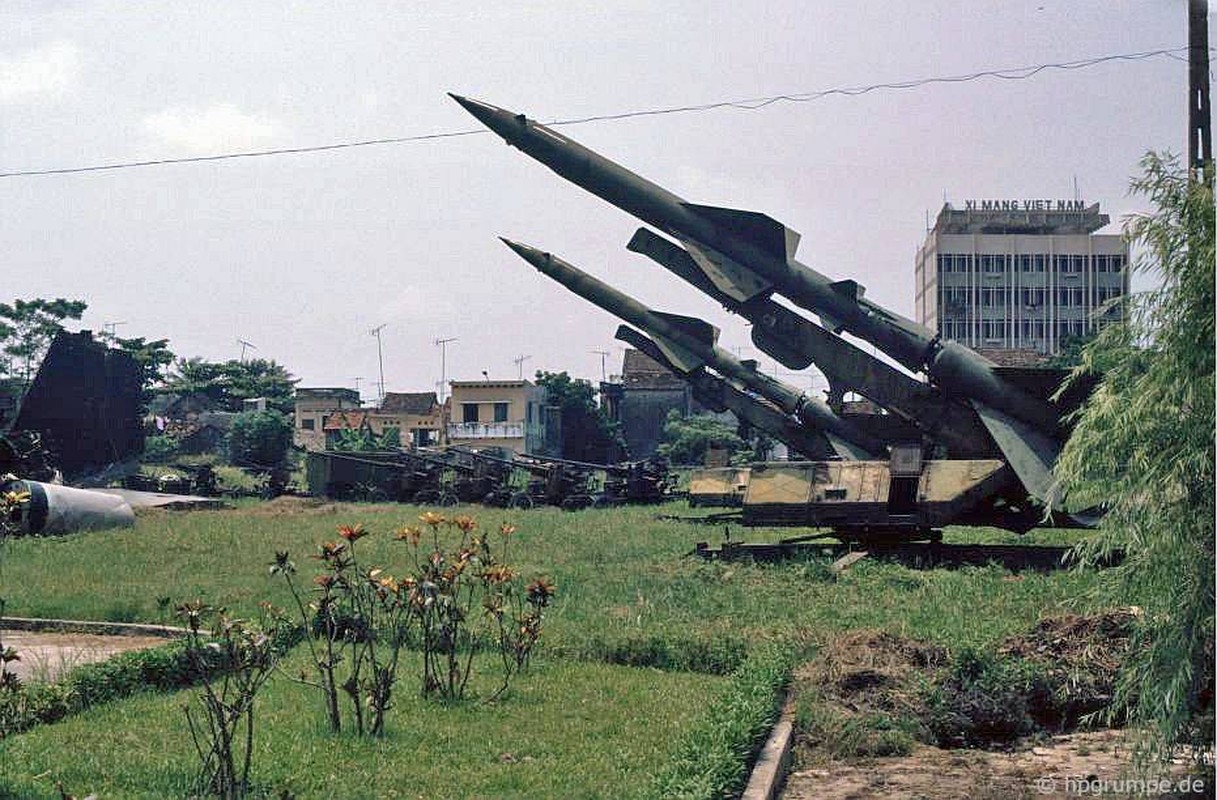 Ngam lai cong vien Thong Nhat o Ha Noi nam 1991-Hinh-5