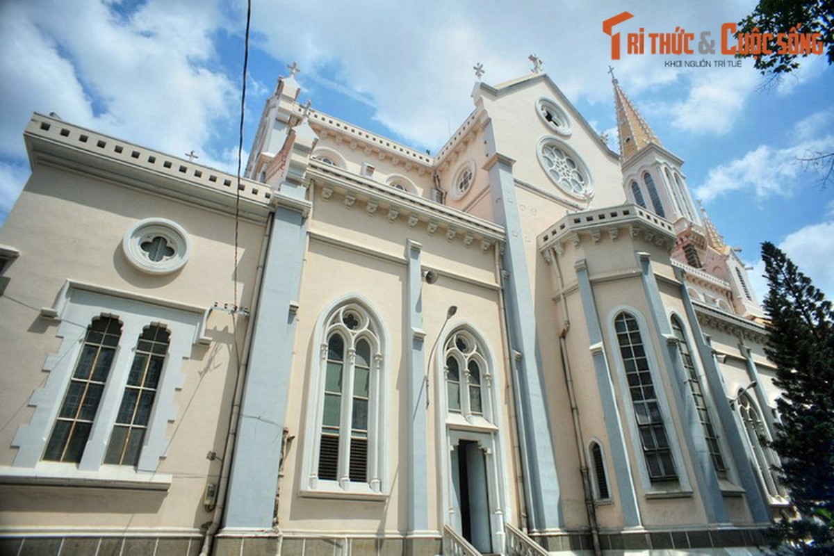 Chiem nguong loat nha tho Gothic tram tuoi trang le nhat Viet Nam-Hinh-11