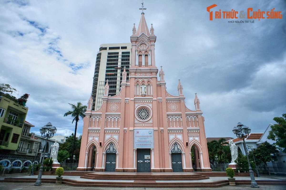 Chiem nguong loat nha tho Gothic tram tuoi trang le nhat Viet Nam-Hinh-14