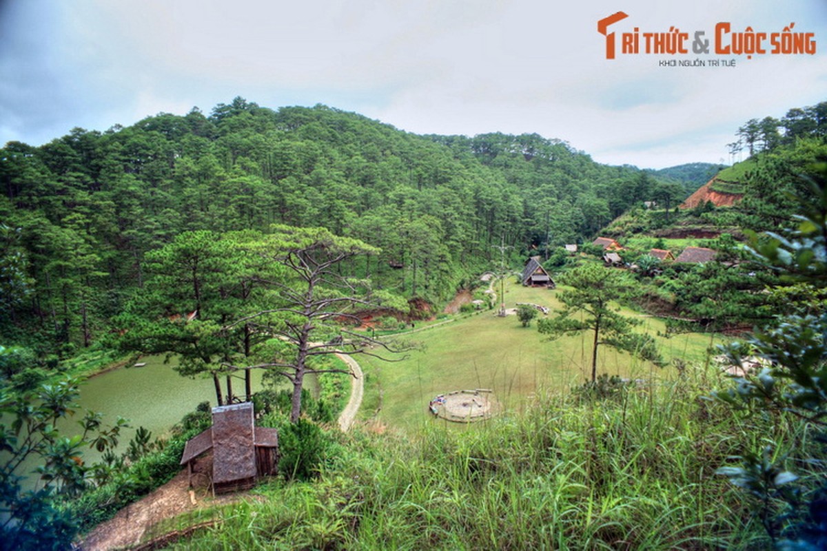 Ngoi lang nhu buoc ra tu co tich giua nui rung Da Lat-Hinh-7