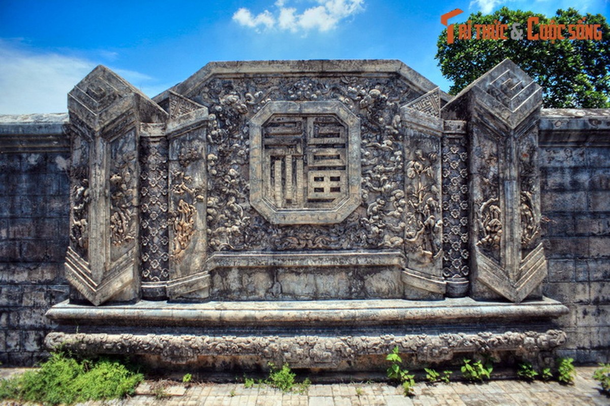 Choang ngop ve trang le cua lang mo vo ca vua Dong Khanh-Hinh-10
