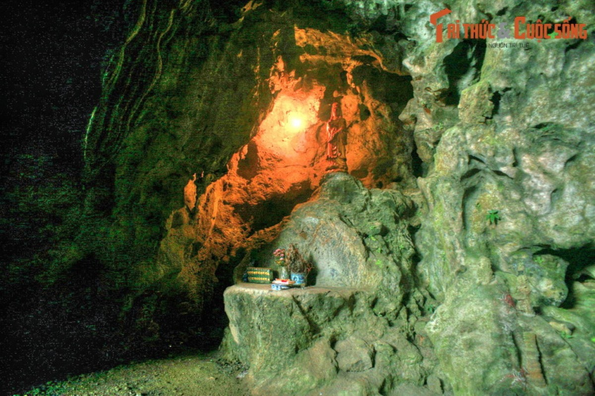 Cau chuyen tinh buon tham trong hang dong noi tieng vung Tay Bac-Hinh-6