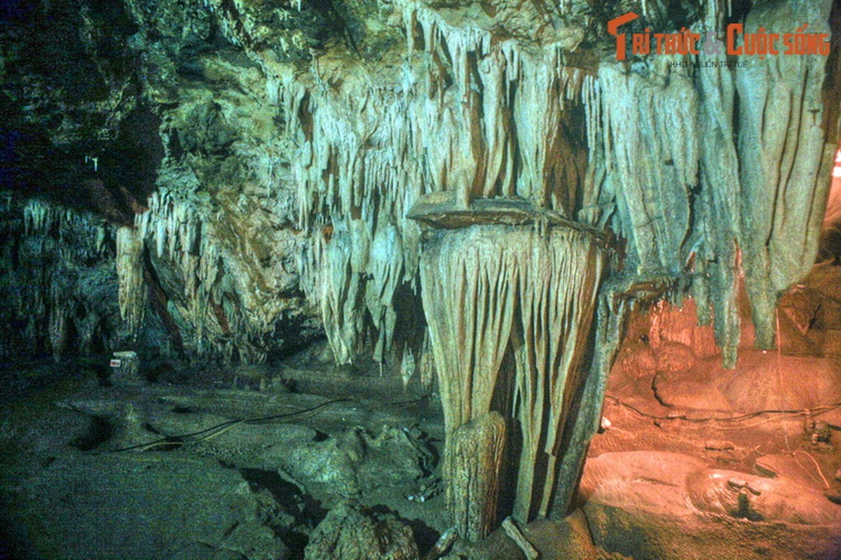 Cau chuyen tinh buon tham trong hang dong noi tieng vung Tay Bac