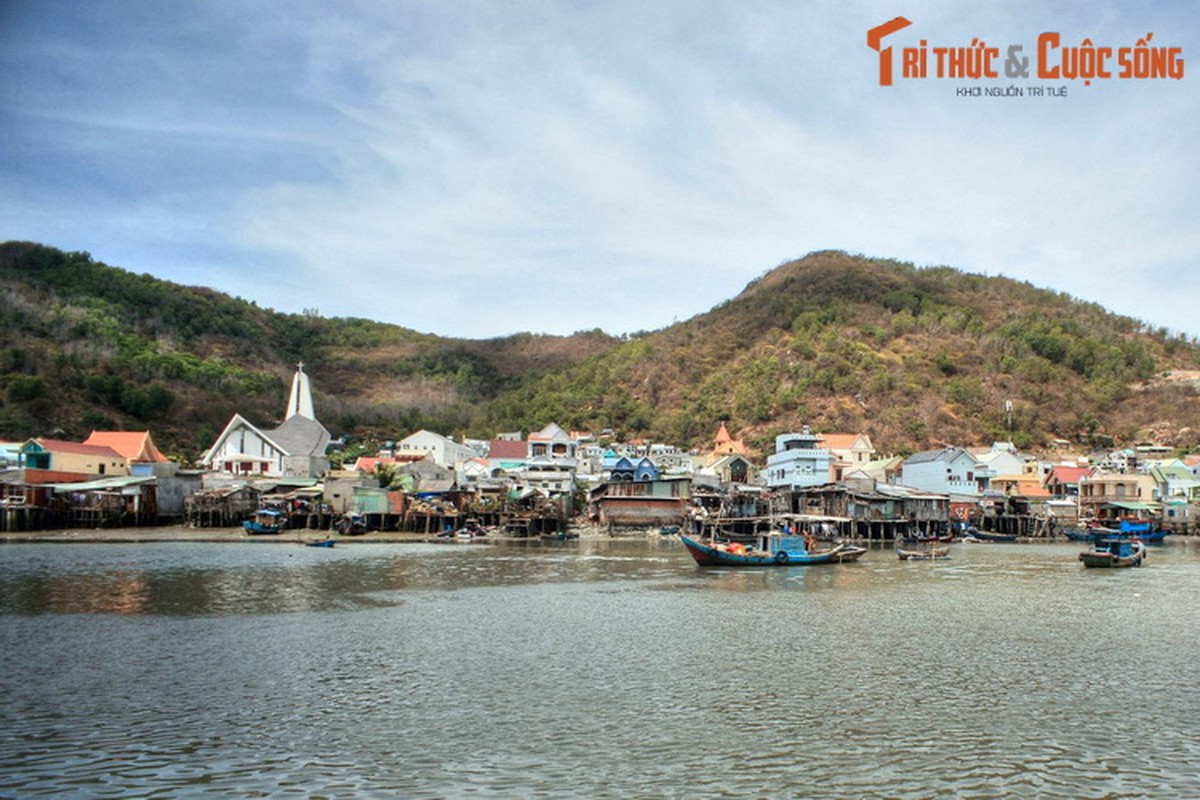 Lang nguoi truoc buc tranh phong canh tuyet my cua Vung Tau-Hinh-10