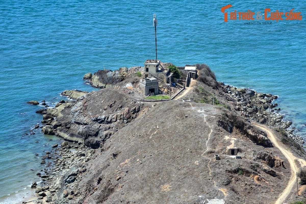 Lang nguoi truoc buc tranh phong canh tuyet my cua Vung Tau-Hinh-9