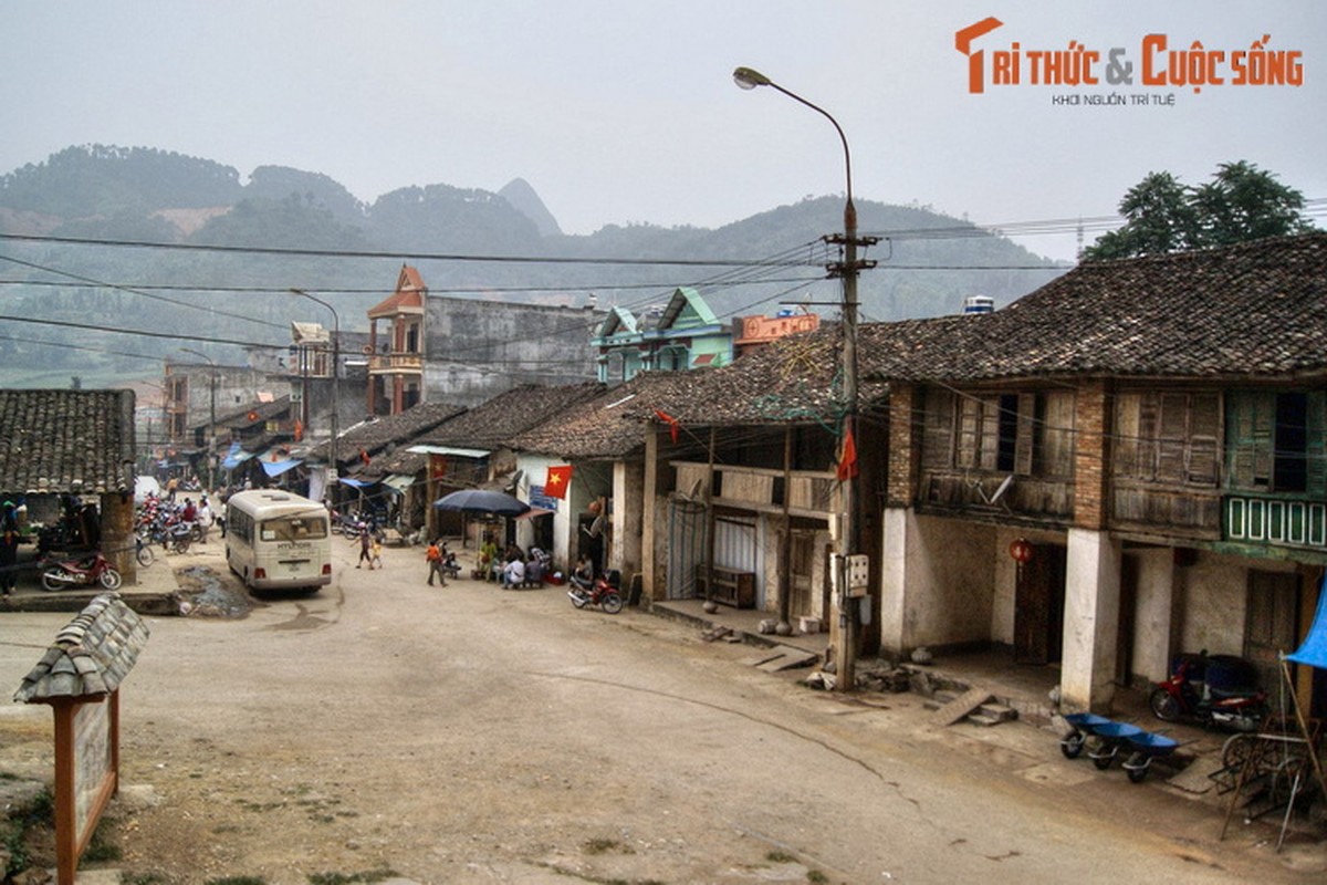 Lac loi giua khu pho co tren cao nguyen da Dong Van