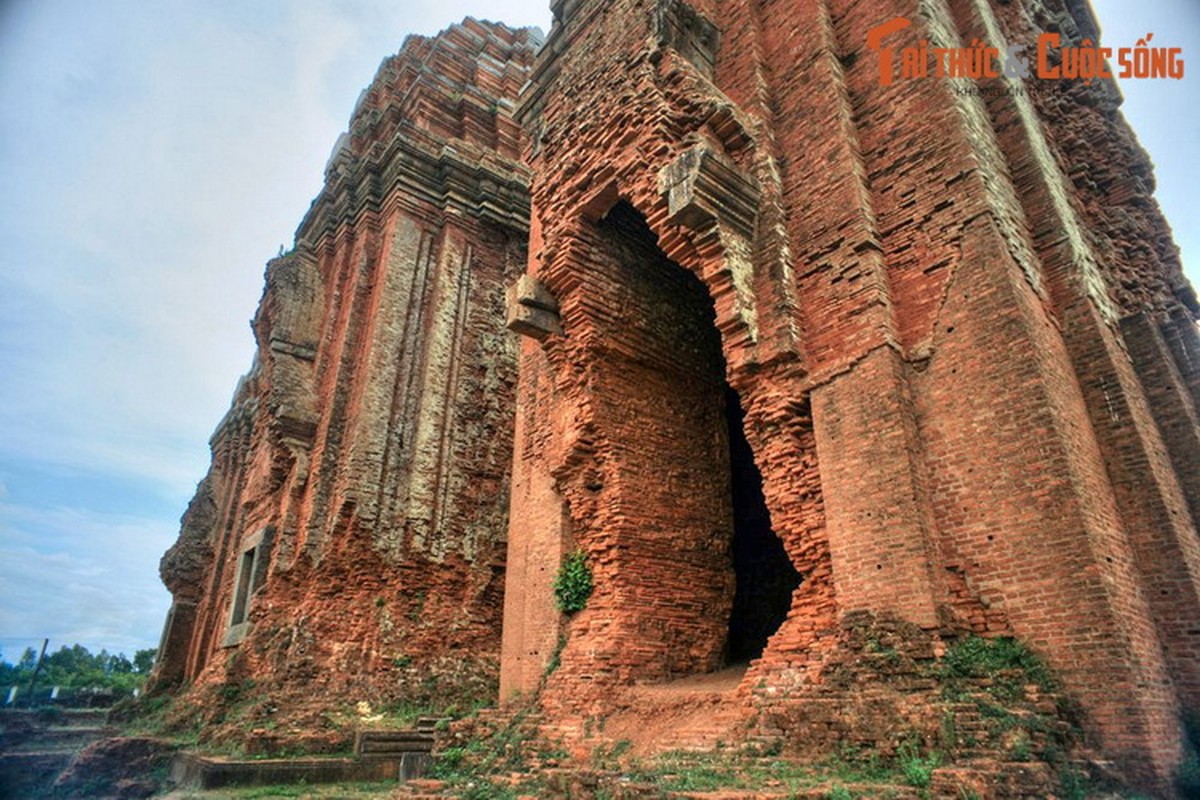 Kham pha ba toa thap Cham noi tieng nhat dat Binh Dinh-Hinh-10