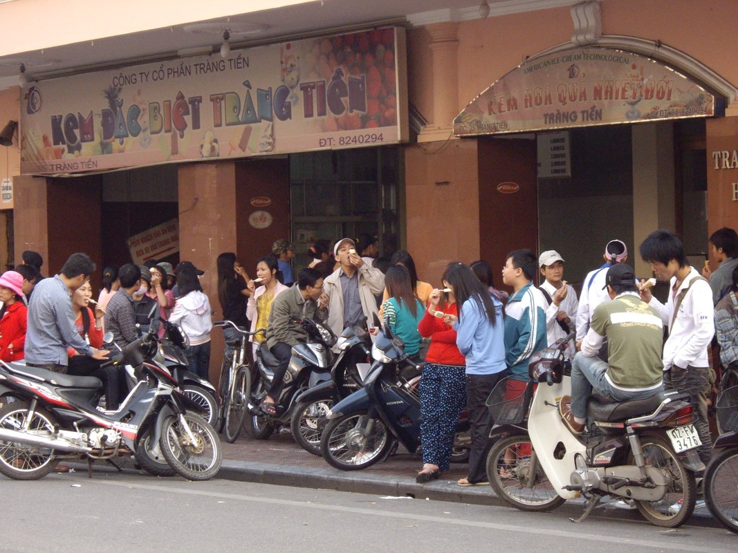 Hinh doc ve cua hang kem Trang Tien nhung nam 1990-Hinh-5